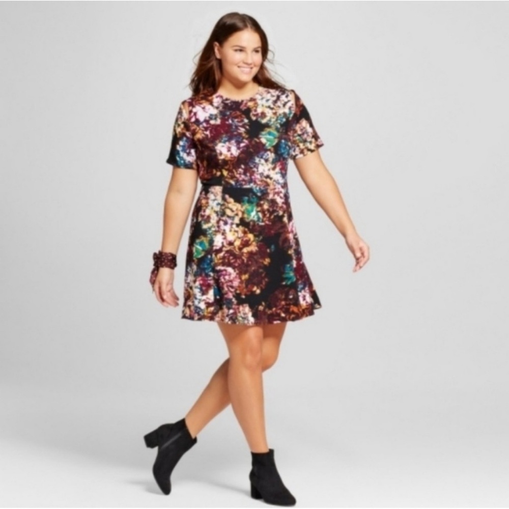 WHO WHAT WEAR Burgundy Floral Dress